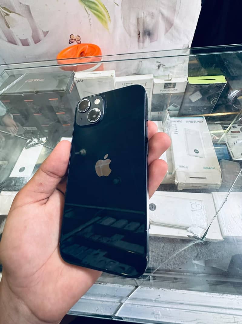 Apple iPhone 13 0