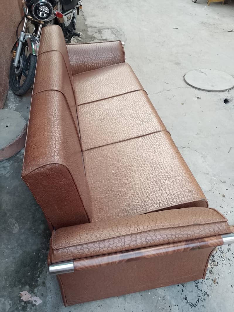 2 sofas and 3 tables 1