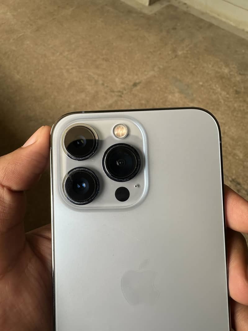 Apple iPhone 13 Pro 3