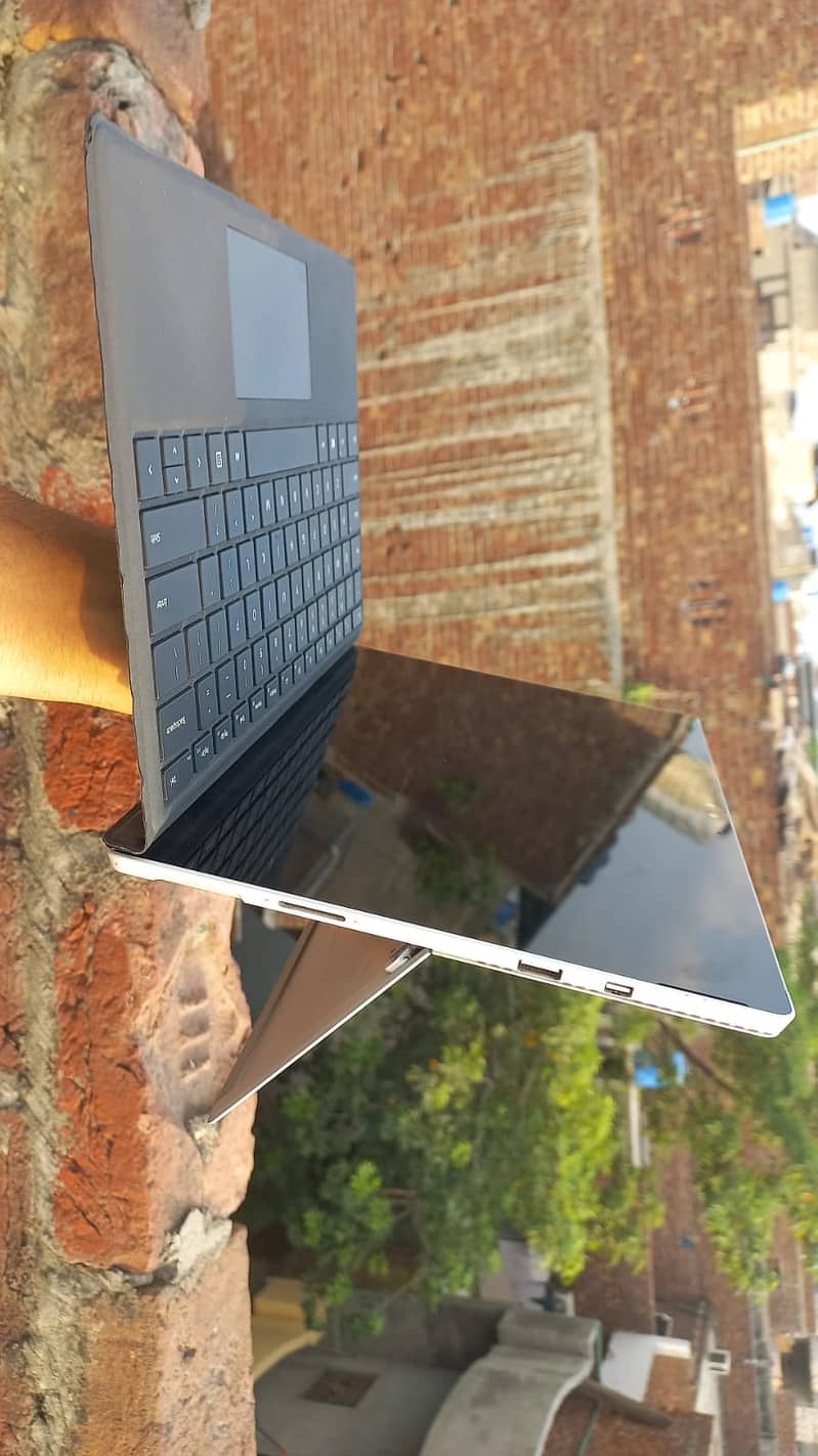 Microsoft Surface Pro 4 6
