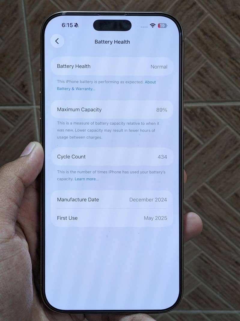 Apple iPhone 16 Pro Max 9