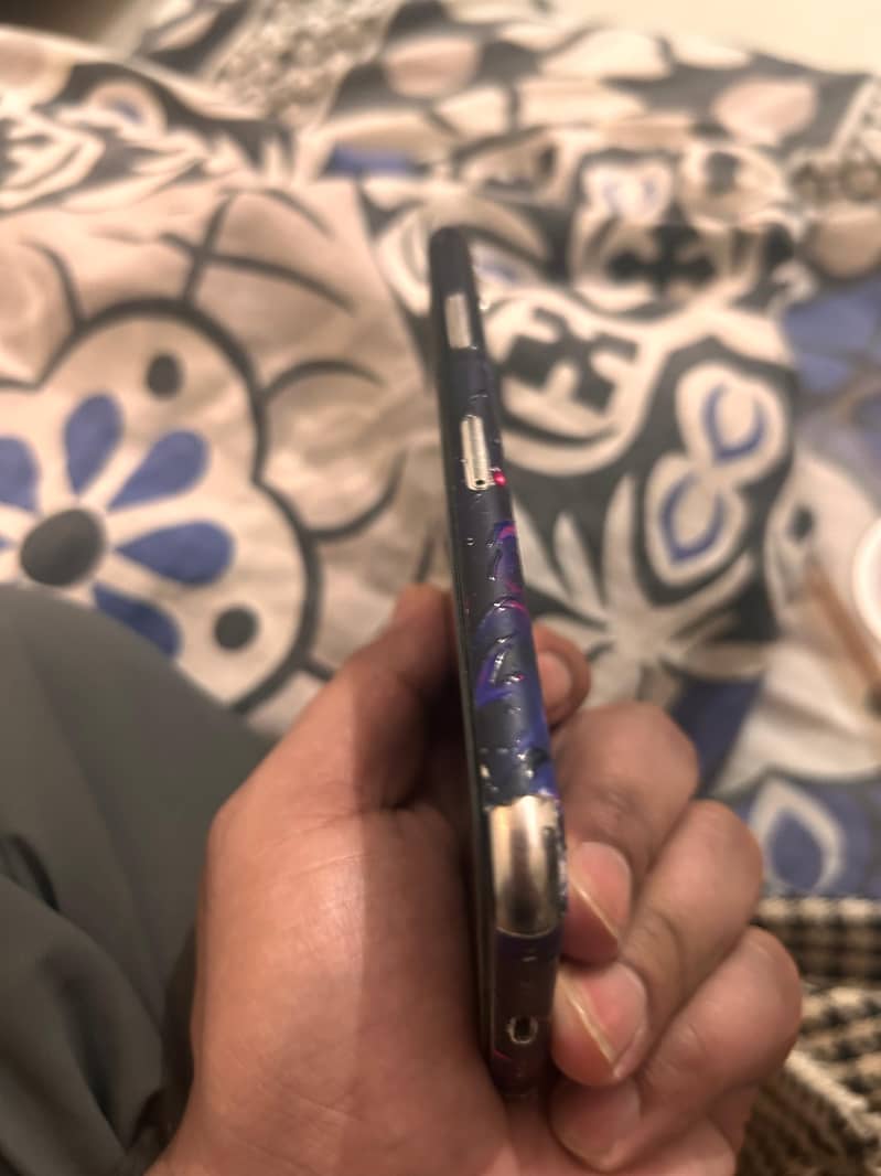 Apple iPhone 11 Pro 1