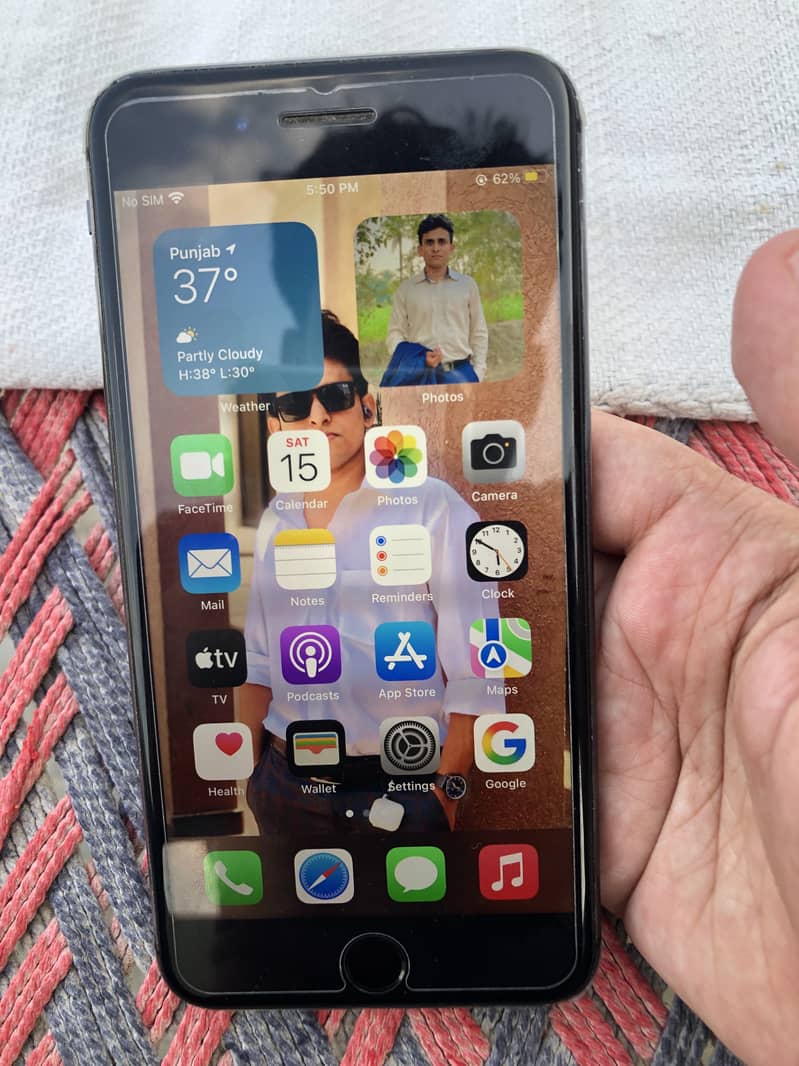 Apple iPhone 8 Plus 0