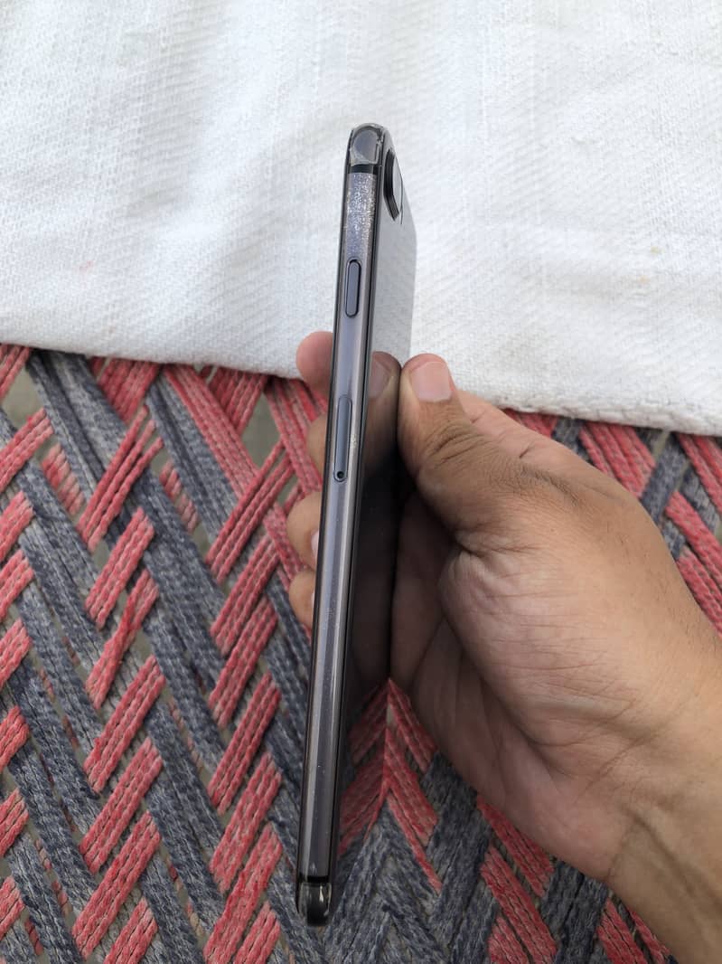 Apple iPhone 8 Plus 2