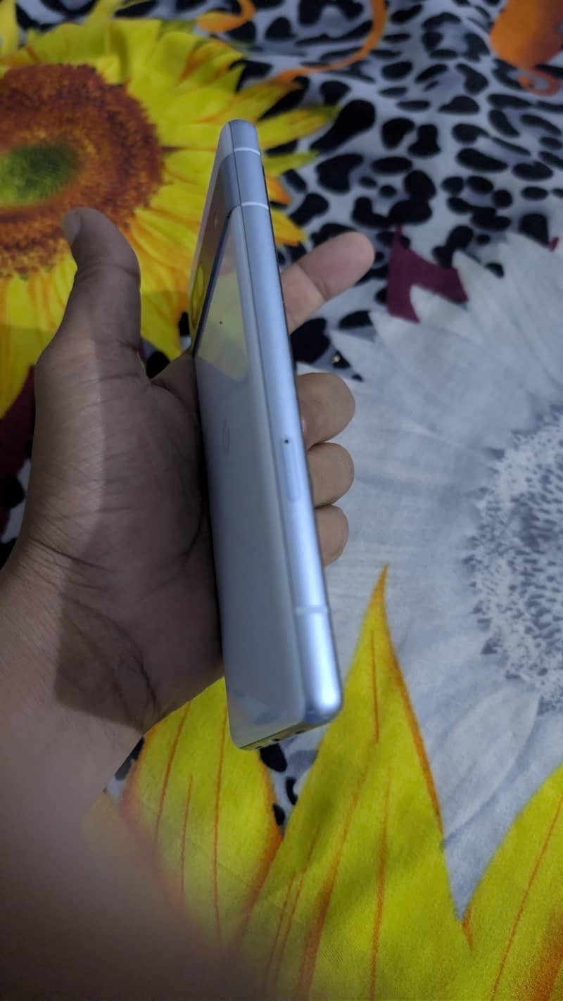 Google Pixel 7a 2