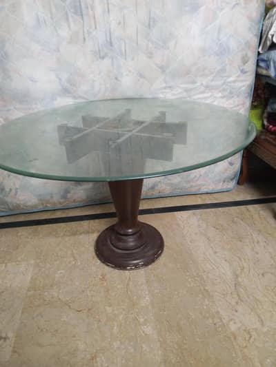 Urgent sale Dining table for sale in very low price heavy weight