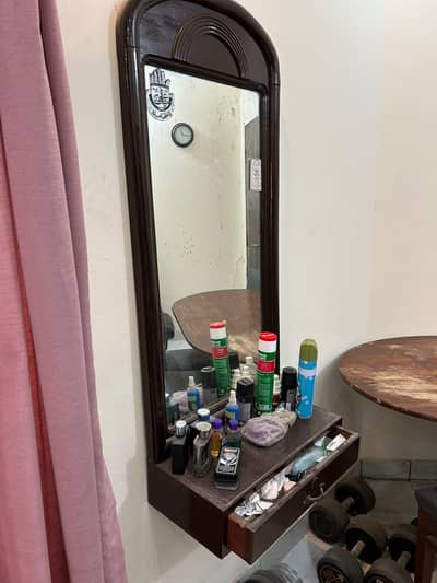 Wooden dressing mirror with drawer