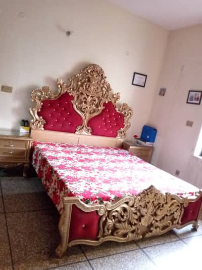Chinoti Bed for urgent sale with mattres