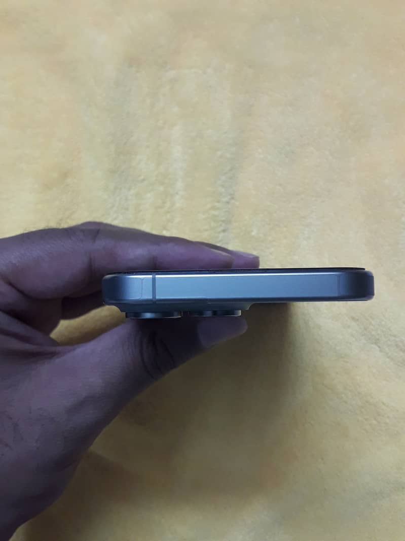 Apple iPhone 15pro max 2