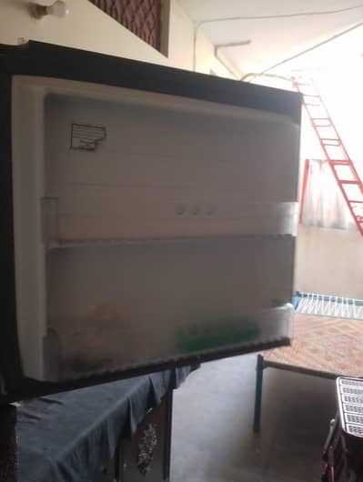 i want to sell full size refrigerator