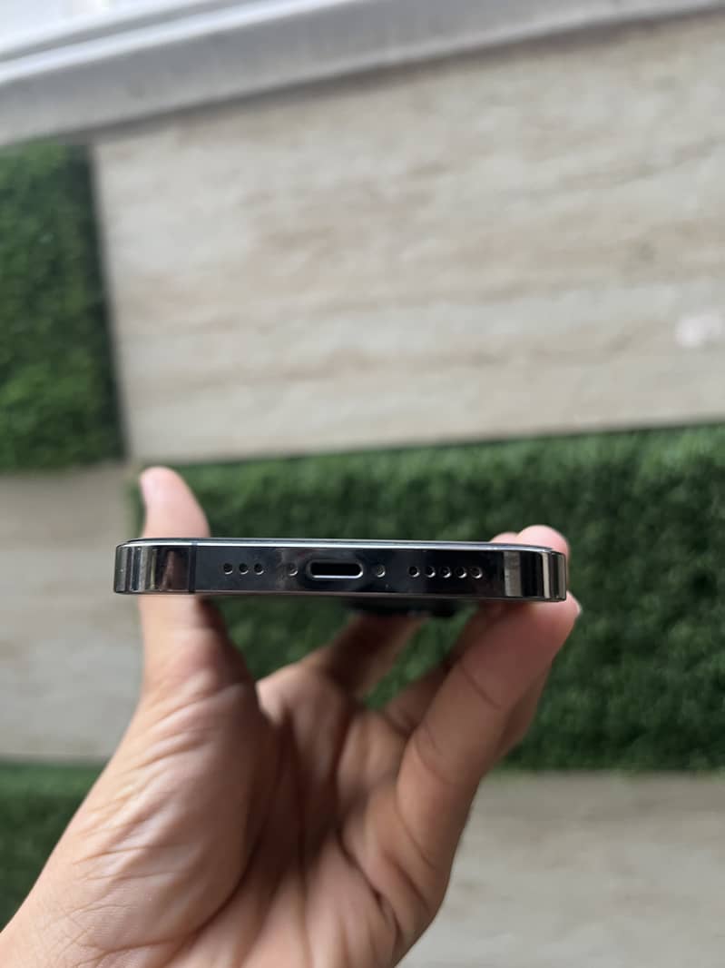 Apple iPhone 13 Pro 6