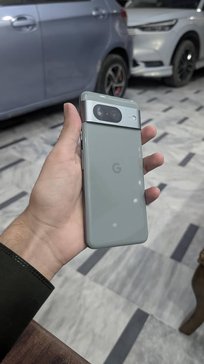 Google pixel 8 1
