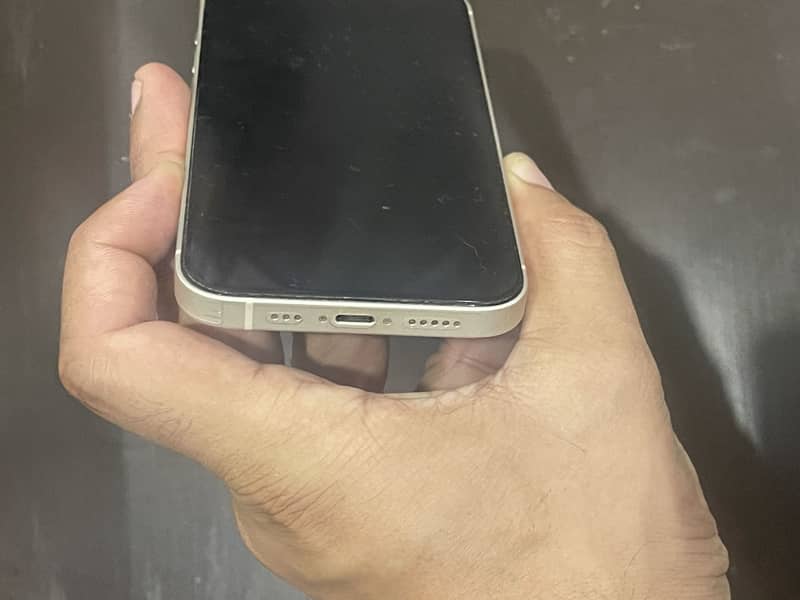 Apple iPhone 13 5