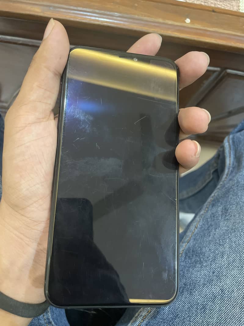 Apple iPhone 11 Pro Max 1