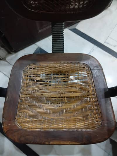 computer table with chair
