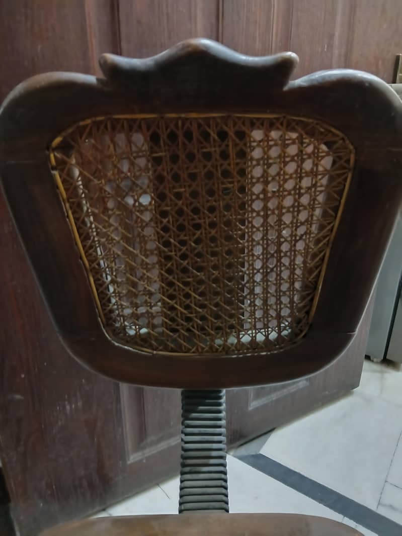 computer table with chair 1