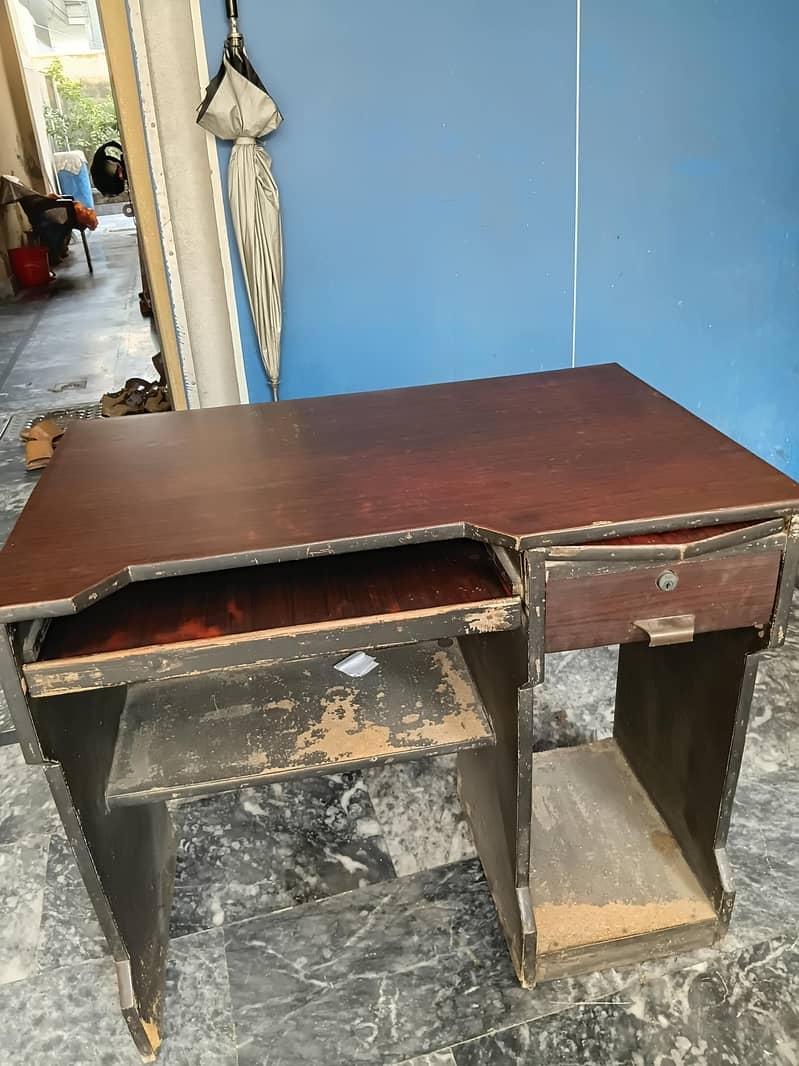 computer table with chair 3