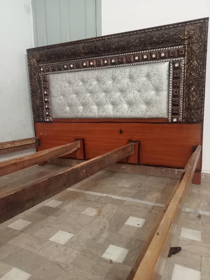 king size bed 0