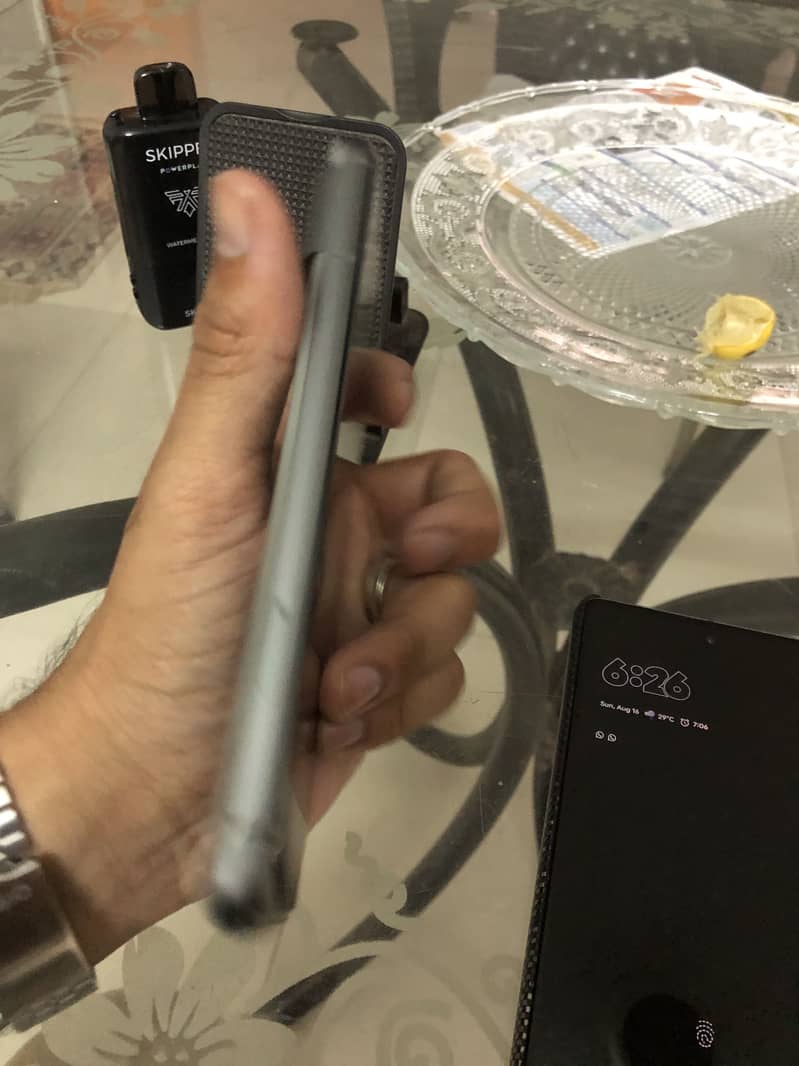 Google Pixel 8 3
