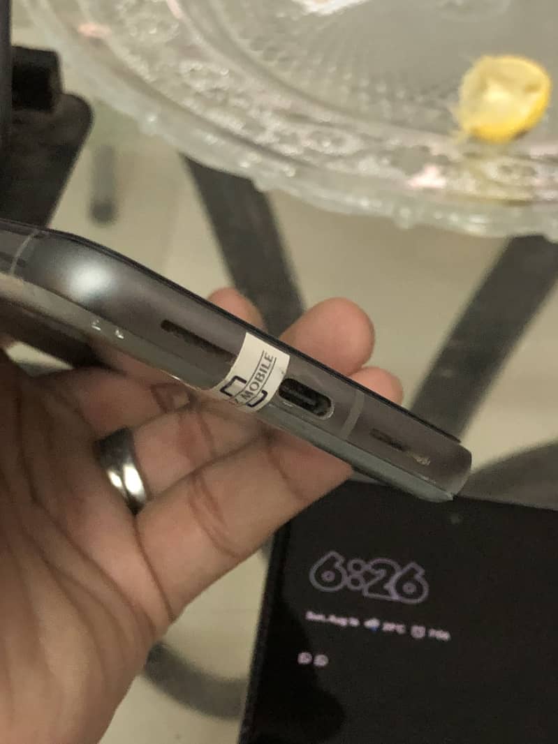 Google Pixel 8 4