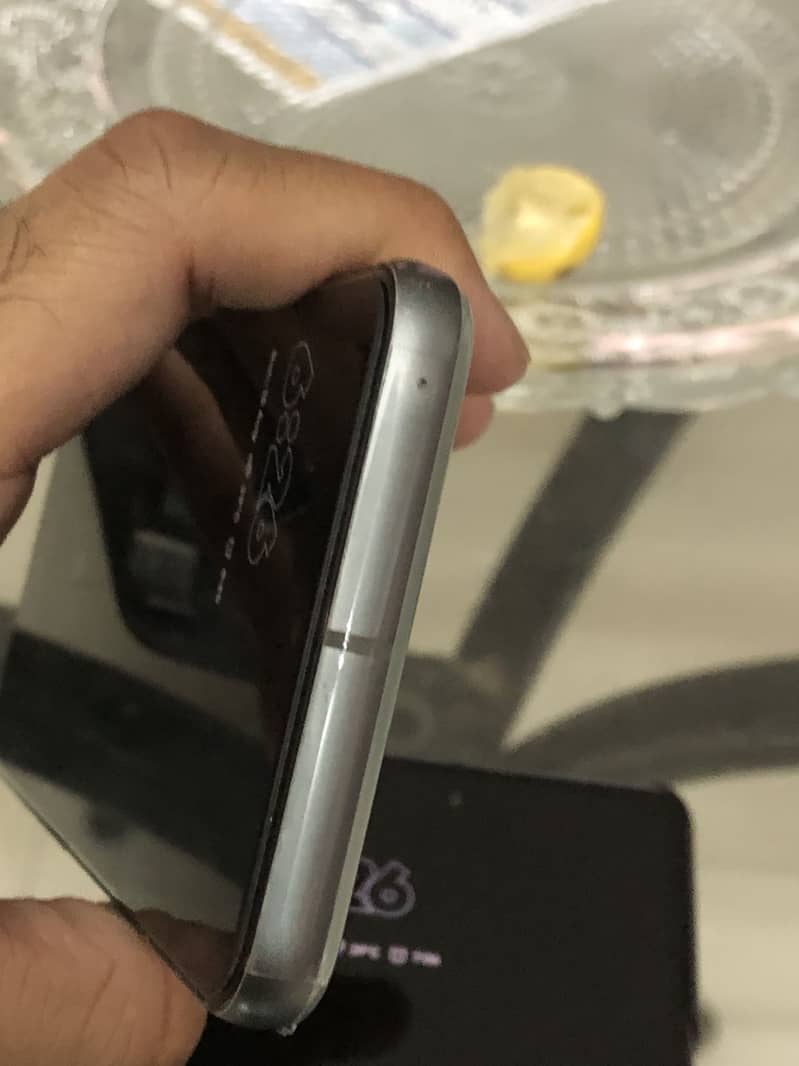 Google Pixel 8 5