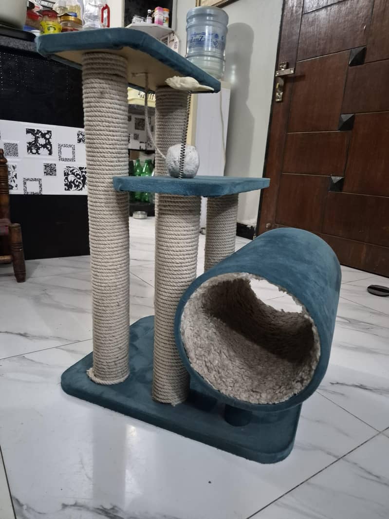 cat scratcher / tree 2
