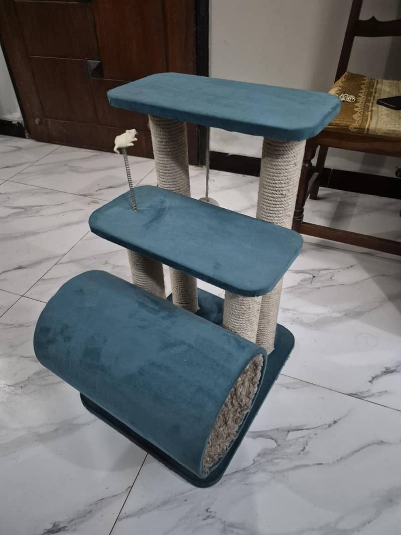 cat scratcher / tree 3