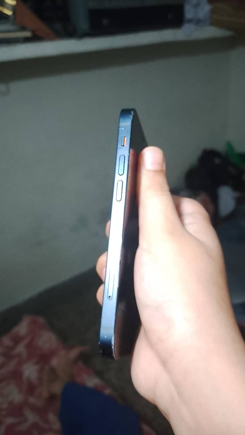 Apple iPhone 12 mini 6