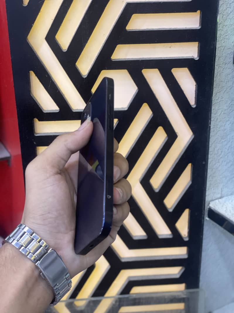 Apple iPhone 12 2