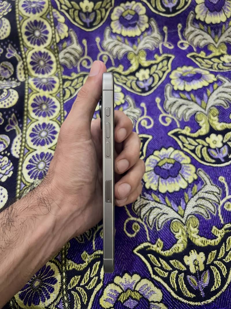iPhone 15 pro max 1