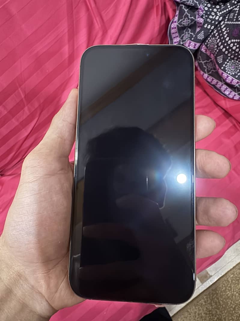 Apple iPhone 16 Pro Max 3