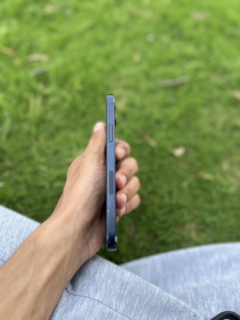 Iphone 12 JV 3
