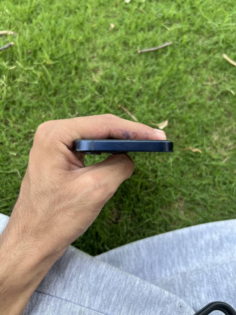 Iphone 12 JV 5