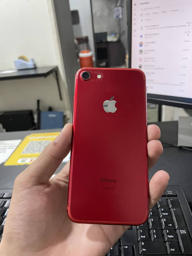 Apple iPhone 7 0