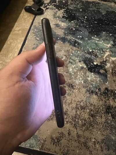 iphone xs 64 gb working perfectly just back broken