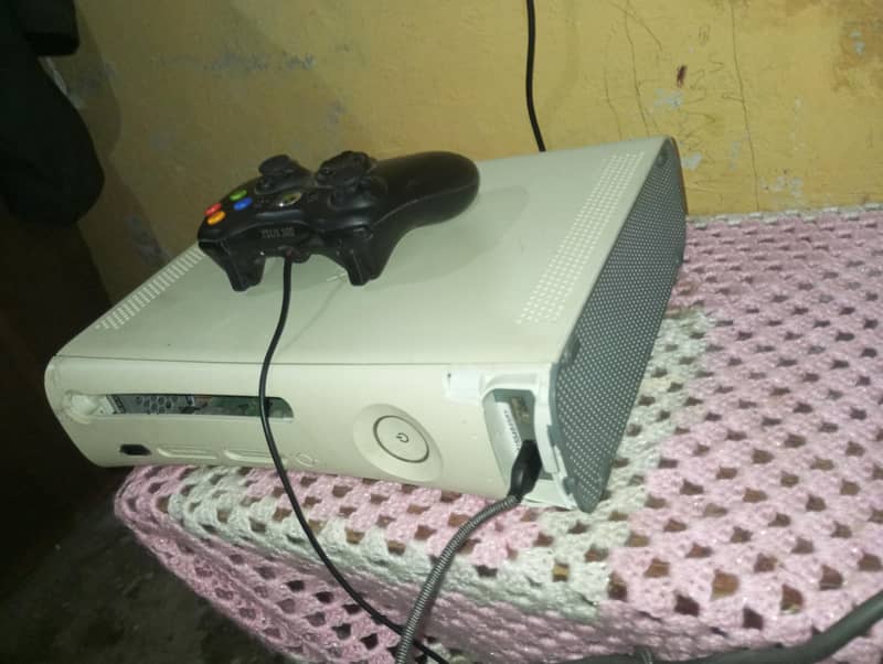 Xbox 360 with 1 wire controller 5