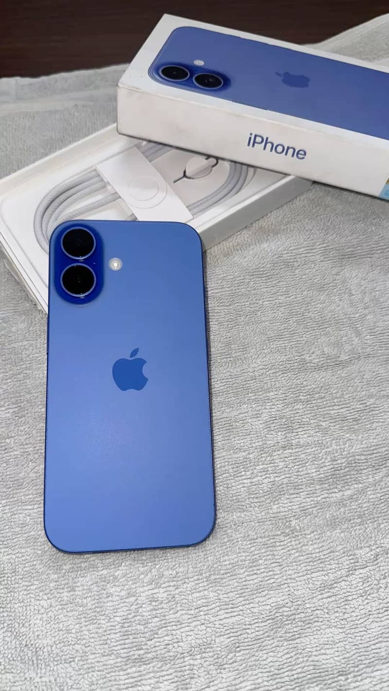 Apple iPhone 16 0
