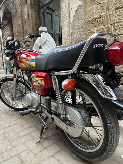 2024 model bike hai April ke Pakki 2024 hai.  Tank 2026 k hai