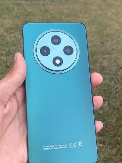 OPPO Reno12 F