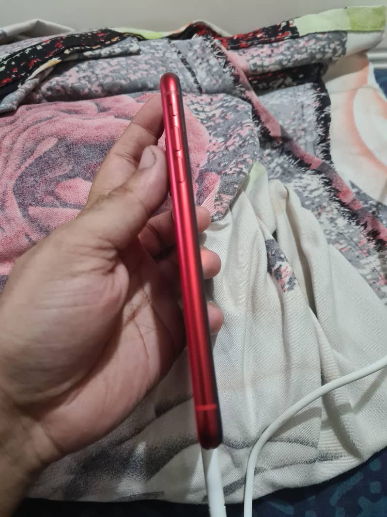 Apple iPhone 11 3