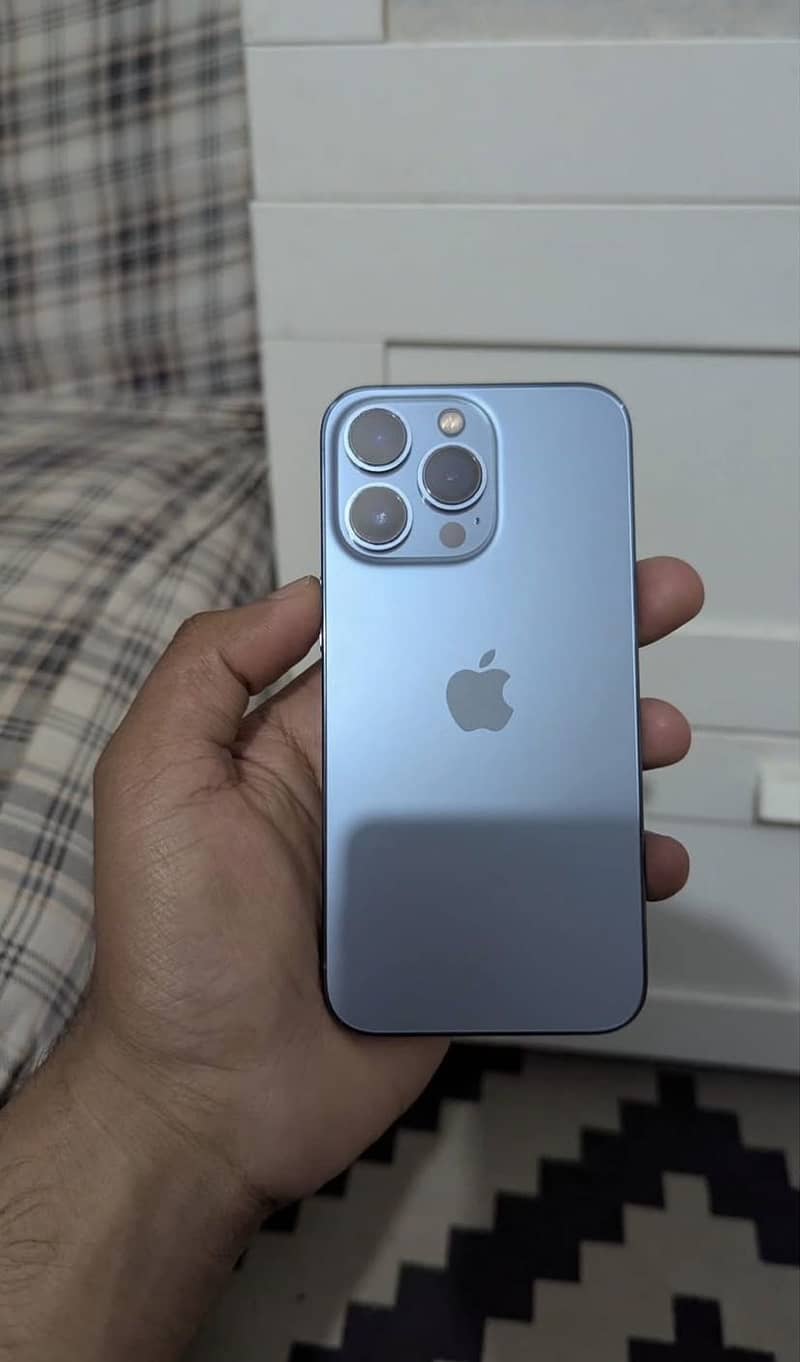Apple iPhone 13 Pro 1