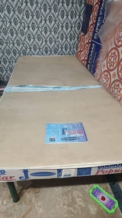One single mattress almost new(Diamond)