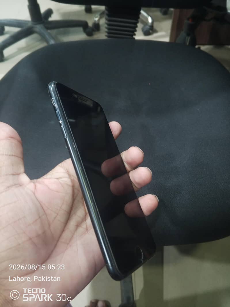Apple iPhone 7 Plus 2