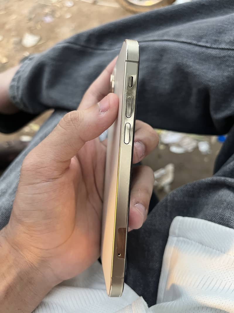 Apple iPhone 12 Pro 6