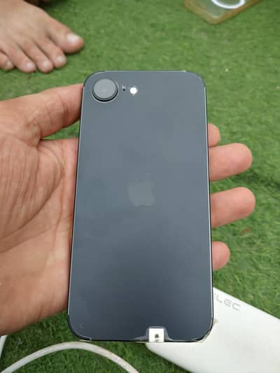 Apple iPhone 16e