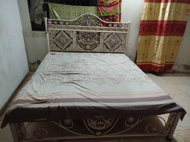 iron Bed 0
