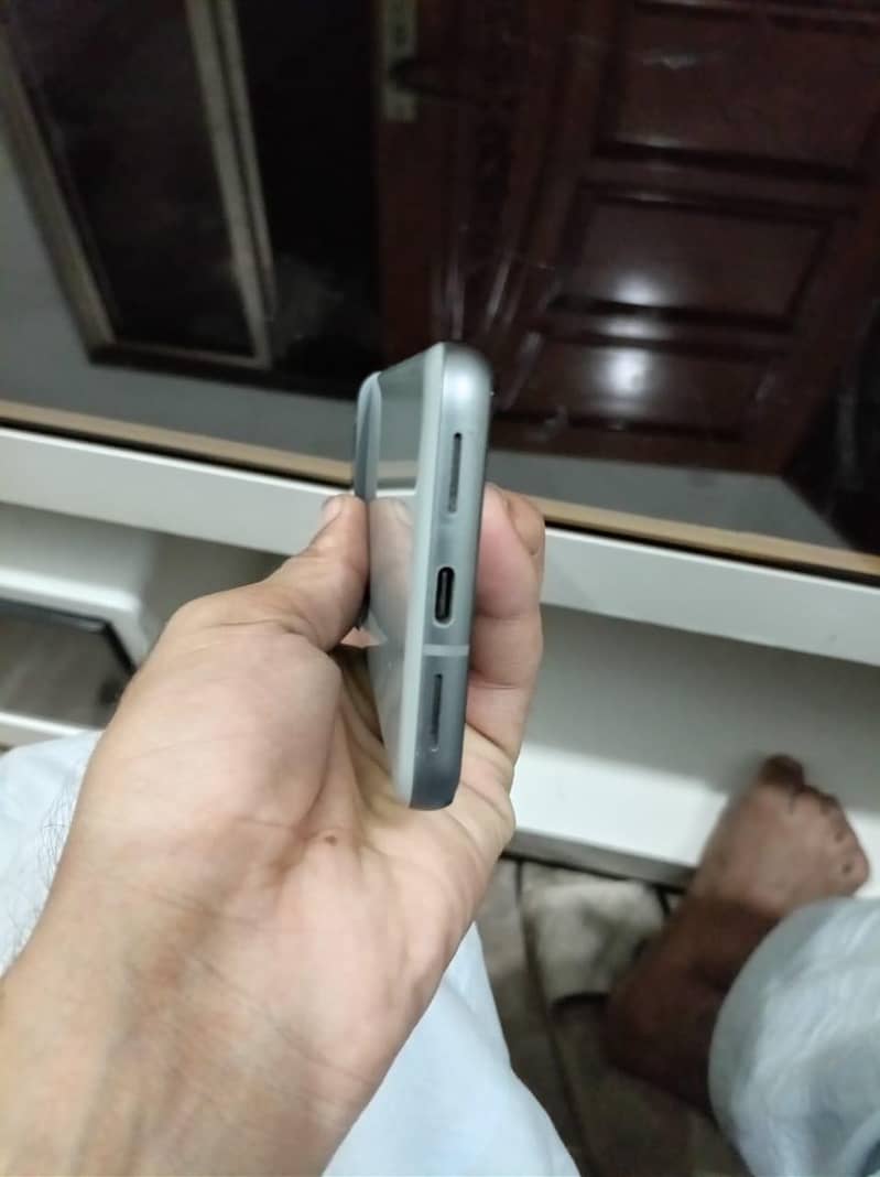 Google Pixel 8 3