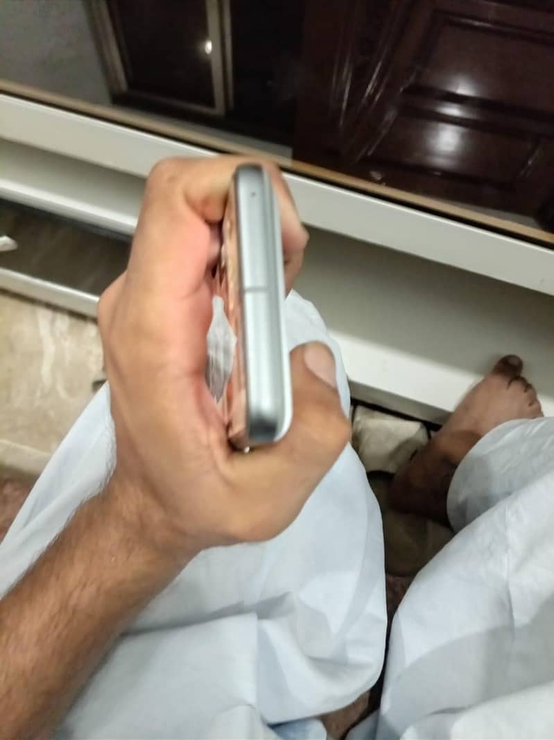 Google Pixel 8 6