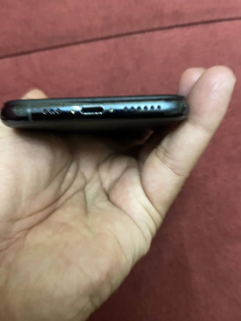 Apple iPhone 11 Pro 4