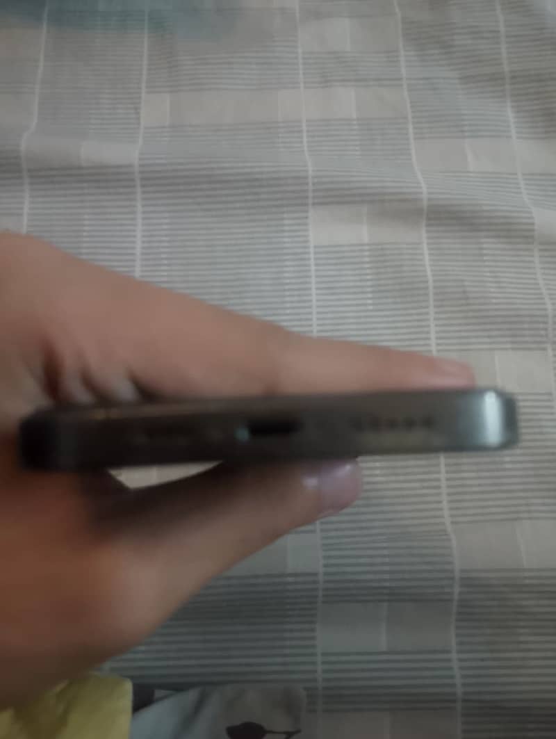 Apple iPhone 13 Pro 4
